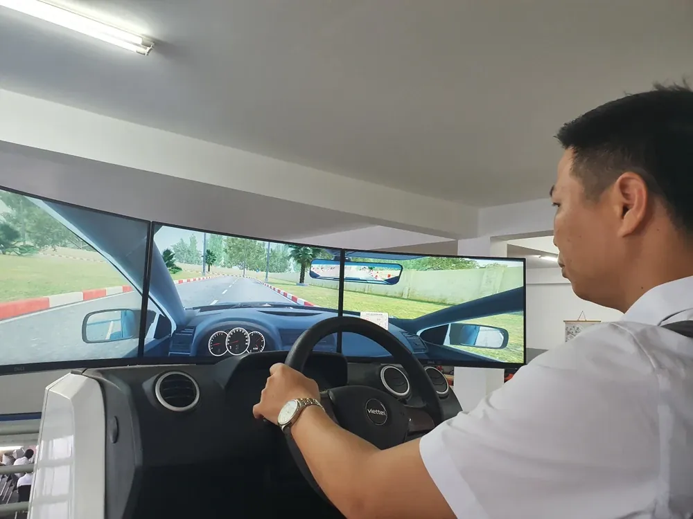 Bỏ phần thi tốt nghiệp khi học lái xe, tiến tới bỏ thi mô phỏng' | Báo Pháp  Luật TP. Hồ Chí Minh